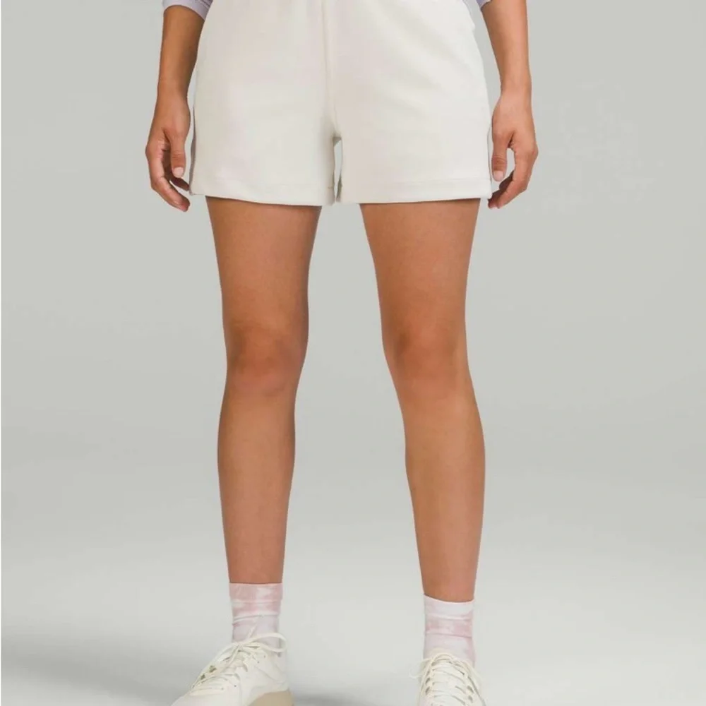 NWOT Lululemon Softstreme High-Rise Short 4